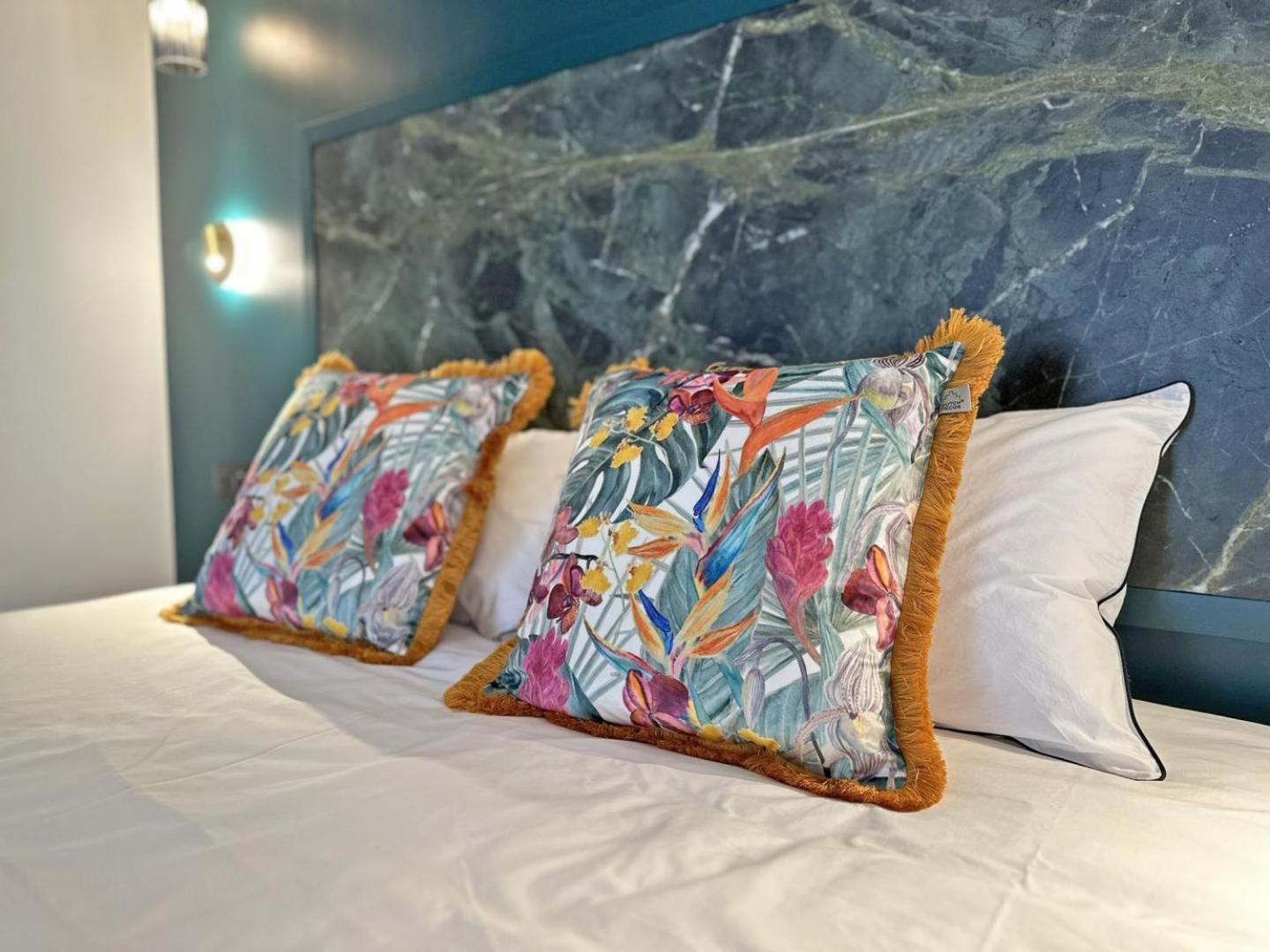 Le Manoir Des Perrieres Panzió Rochechouart Kültér fotó