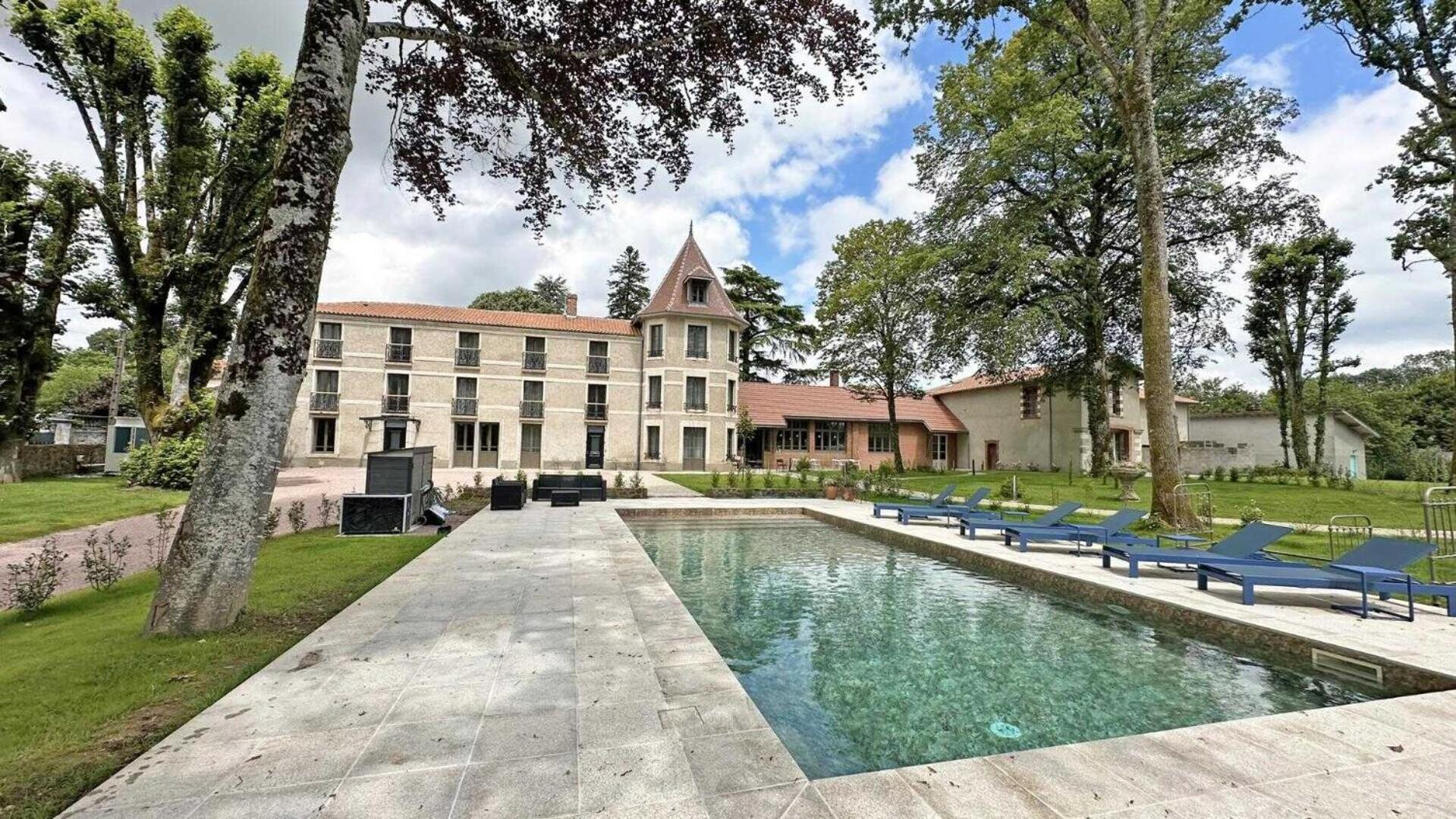 Le Manoir Des Perrieres Panzió Rochechouart Kültér fotó