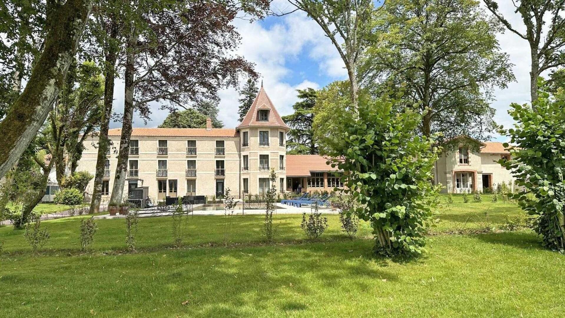 Le Manoir Des Perrieres Panzió Rochechouart Kültér fotó